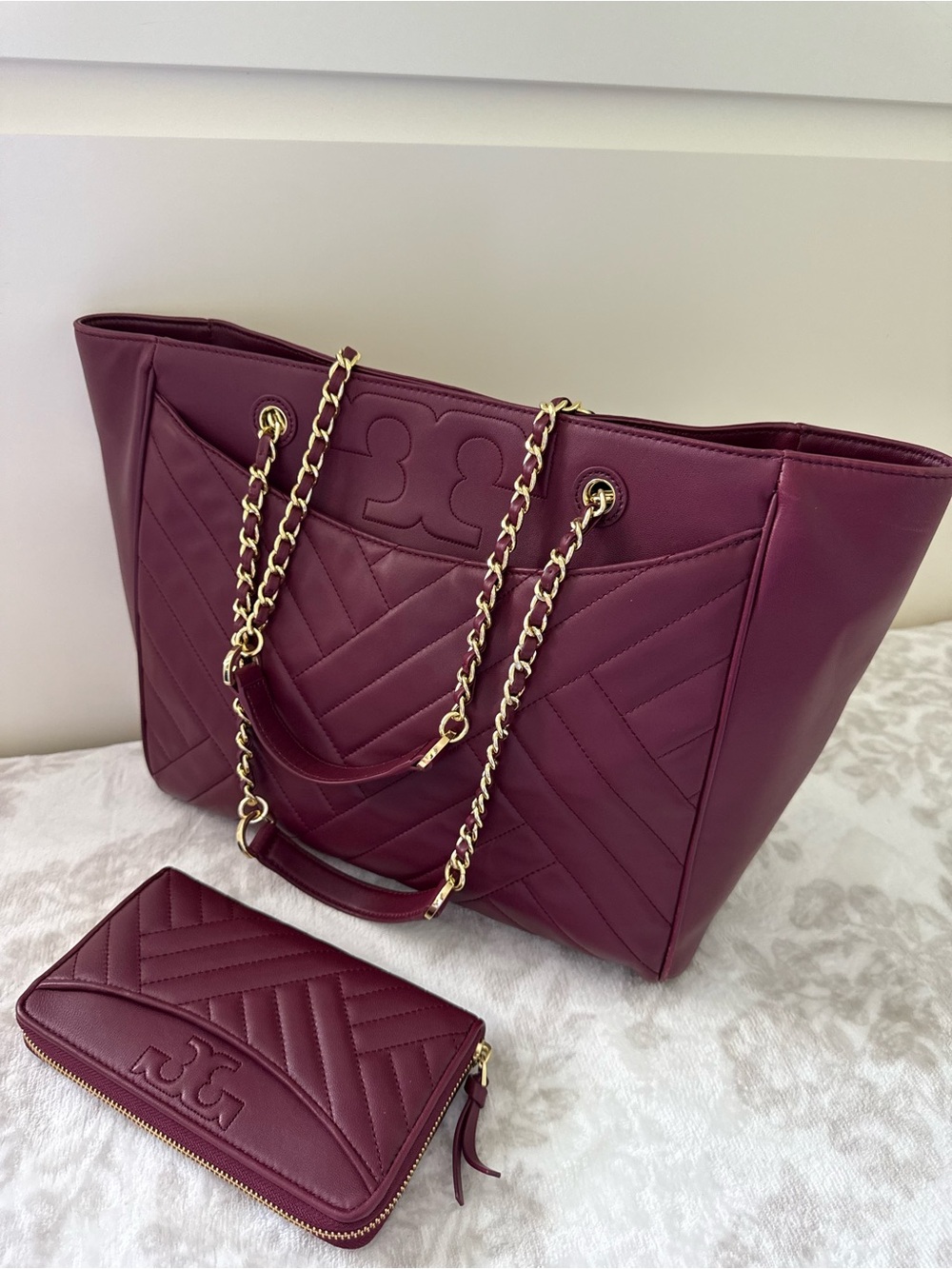 Tory Burch Alexa Flat Quilted Soft Leather Tote/Shoulder Bag Large in Burgundy